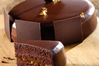 Carat Coverliq Dark Cake